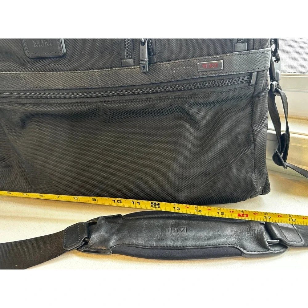 Tumi Alpha Medium laptop briefcase Bag leather details mens unisex